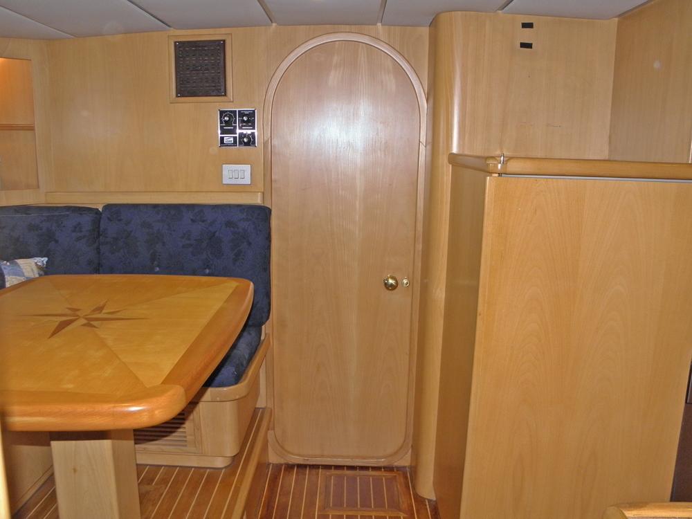 Aft cabin, Accommodation